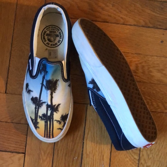 Vans - Picture 2 of 3